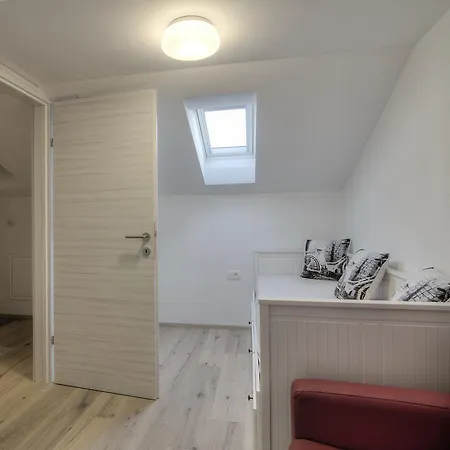 Bc Eleven - Mit Zentralheizung Apartment Senj  Exterior photo