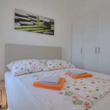 Bc Eleven - Mit Zentralheizung Apartment Senj  Exterior photo