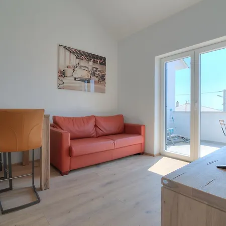 Bc Eleven - Mit Zentralheizung Apartment Senj  Exterior photo