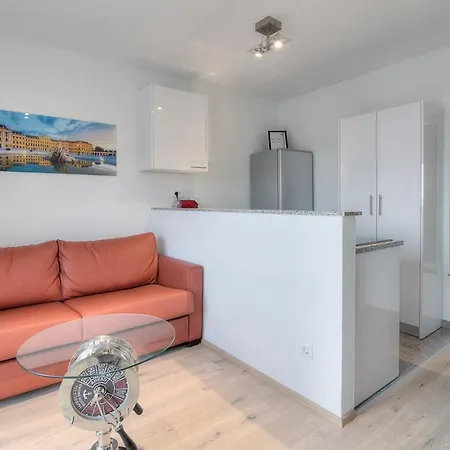 Bc Eleven - Mit Zentralheizung Apartment Senj  Exterior photo